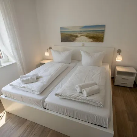 Cuxhavener Straße 5/1 *